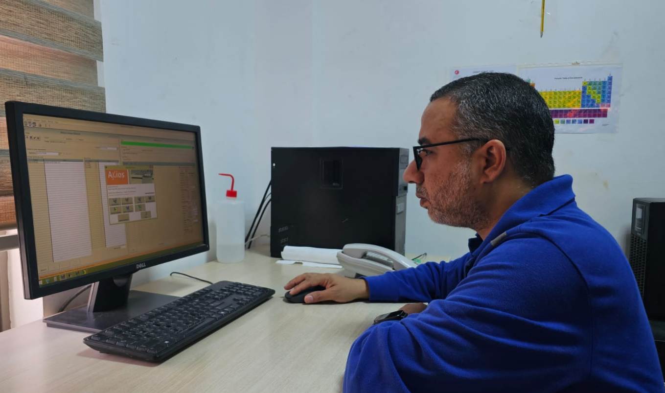 مراجعة وتصميم خلطات المواد الخام (Raw mix design) وتحسينها